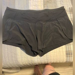Lululemon size 12 runtime shorts 4”